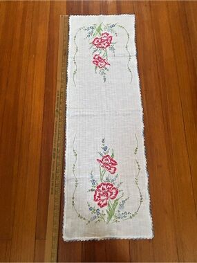 Vintage Hand Embroidered Linen Table Runner Floral Rectangular Handmade